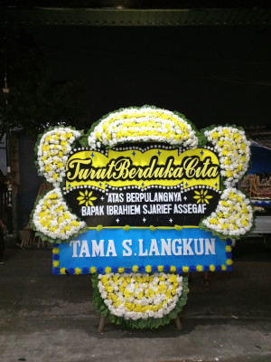 Papan Bunga Duka di Tumbang Titi